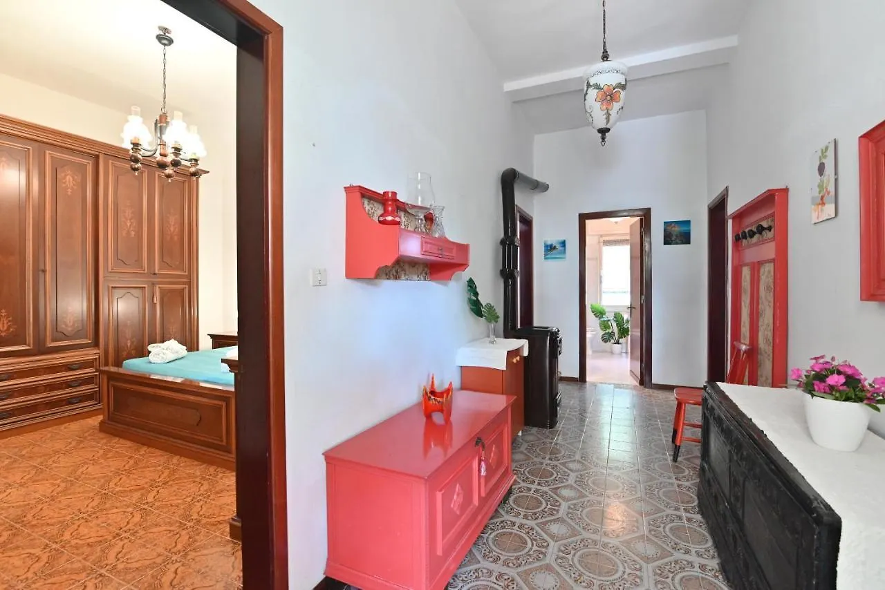 Izzhome Coloniale Pula Ιταλία