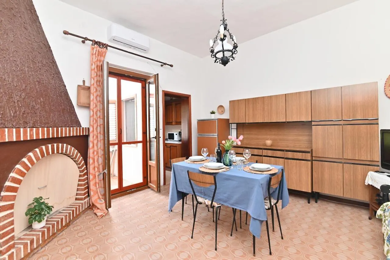 Izzhome Coloniale Pula