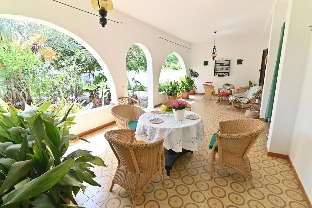 Izzhome Coloniale Pula